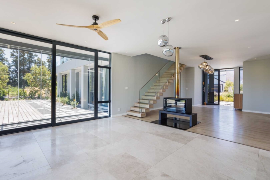 To Let 5 Bedroom Property for Rent in Val De Vie Estate Western Cape